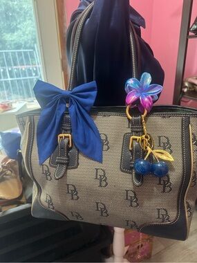 Y2k Dooney & Bourke Tan Monogram Canvas Tote with Navy Trim & Blue Bow